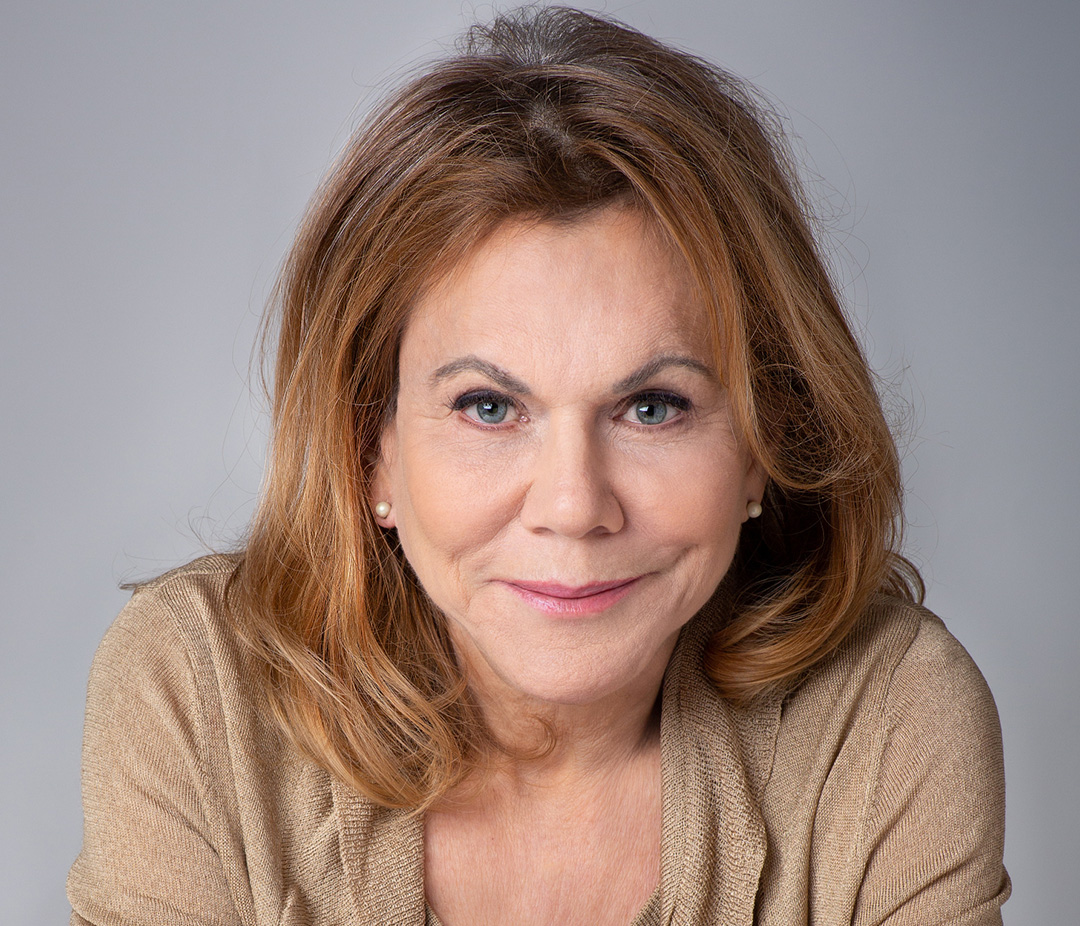 Headshot of Julie Chapin, Actress